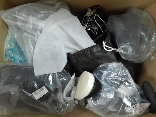 BOX OF APPROXIMATELY 15 ASSORTED PAIRS OF SHOES AND FOOTWEAR ITEMS IN VARIOUS STYLES AND SIZES TO INCLUDE CLARKS, ETC