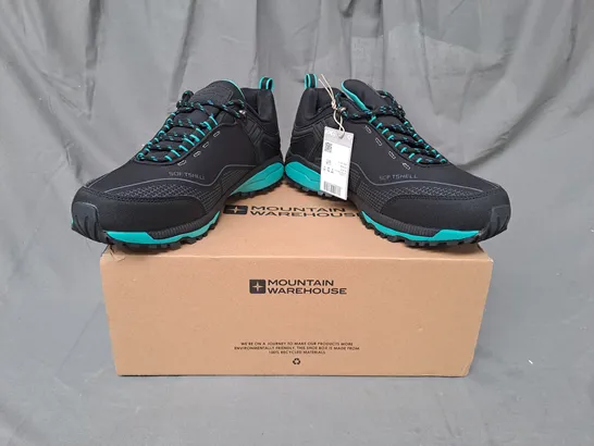 BOXED PAIR OF MOUNTAIN WAREHOUSE COLLIE WOMENS WATERPROOF RUNNING SHOES IN BLACK/CYAN UK SIZE 9