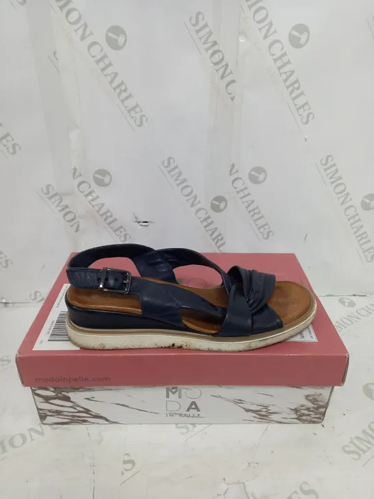 BOXED MODA IN PELLE OLANNA SANDAL SIZE 5