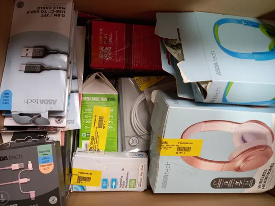 BOX OF APPROXIMATELY 20 ASSORTED ELECTRICAL ITEMS TO INCLUDE ASDA TECH SYNC AND CHARGE CABLE, BLACKWEB 65W USB-C UNIVERSAL CHARGER, ASDA TECH POCKET RADIO, ETC