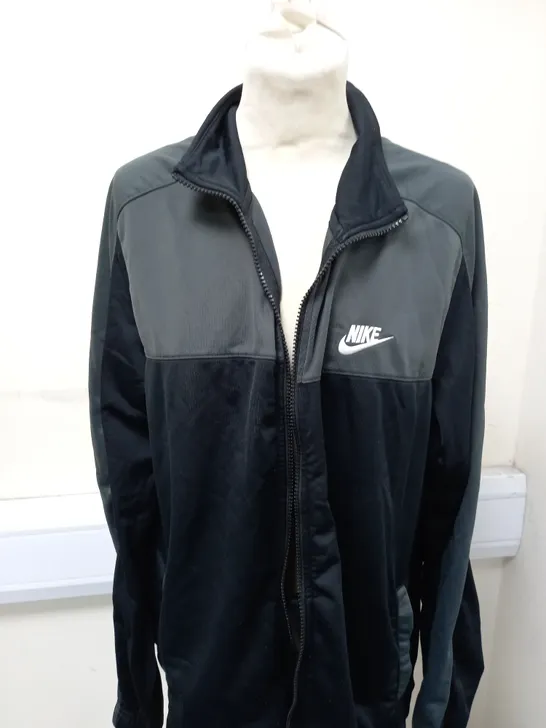 NIKE ZIPPED JACKET SIZE L