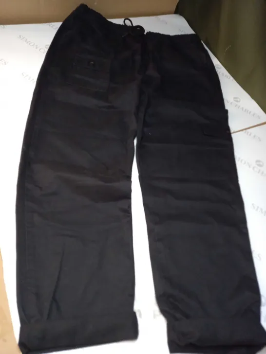 P&COO STRAIGHT LEG WIDE LEG CARGO PANTS IN BLACK - XL