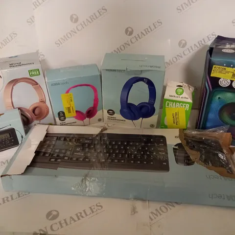 BOX OF APPROX 20 ASSORTED ITEMS TO INCLUDE JUICEDISCOXL SPEAKER, ONN WIRED HEADPHONES AND ONN WIRED KEYBOARD