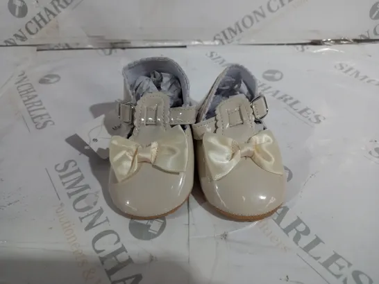 CWADUN BABY CREAM SANDLES