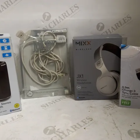 LOT OF APPROXIMATELY 20 ELECTRICAL ITEMS, TO INCLUDE CHARGER, EARPHONES, ETC