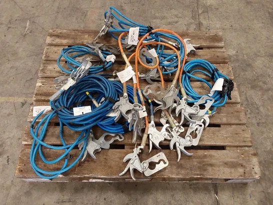 LOT OF APPROXIMATELY 11X ASSORTED EARTH CABLES TO INCLUDE; 8M BLUE OHL CABLES, 4M BLUE OHL CABLE, 1.5M ORANGE CABLES