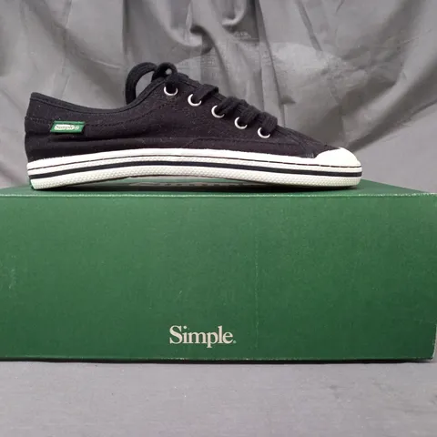 BOXED PAIR OF SIMPLE SATIRE CANVAS SNEAKERS IN BLACK SIZE 4