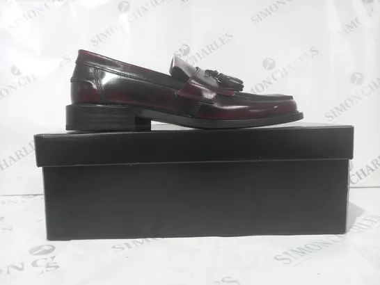 BOXED PAIR OF MOD SHOES THE PRINCE LOAFERS IN OXBLOOD UK SIZE 9