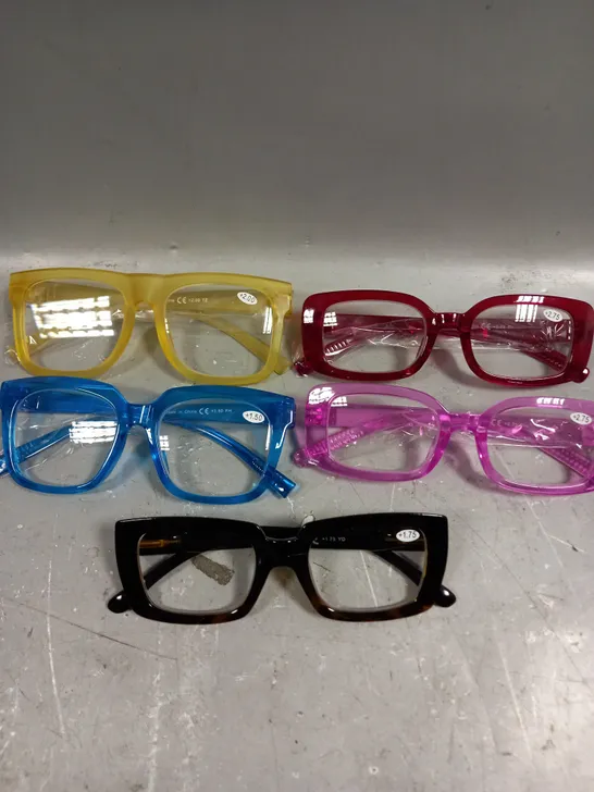 LARGE QUANTITY OF ASSORTED READING GLASSES IN VARIOUS STRENGTHS & COLOURS 