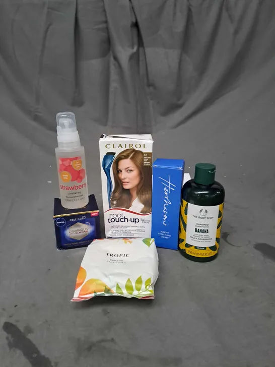 APPROXIMATELY 20 ASSORTED COSMETIC PRODUCTS TO INCLUDE CLAIROL ROOT TOUCH UP, TROPIC FACE CLOTH AND NIVEA DARK SPOT CREAM