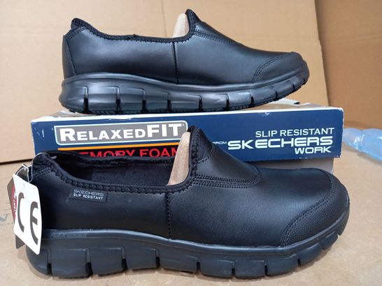 RELAXED FIT MEMORY FOAM WOMEN'S WORK SKECHERS UK SIZE 9.5