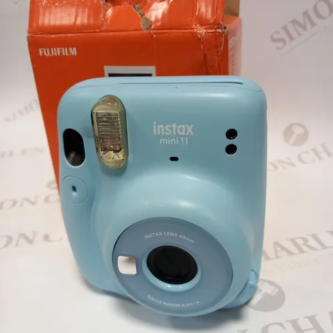 BOXED FUJI FILM INSTAX MINI 11 INSTANT CAMERA