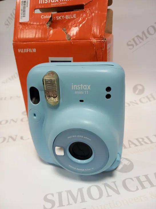 BOXED FUJI FILM INSTAX MINI 11 INSTANT CAMERA