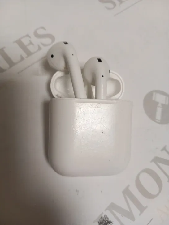 APPLE AIR PODS