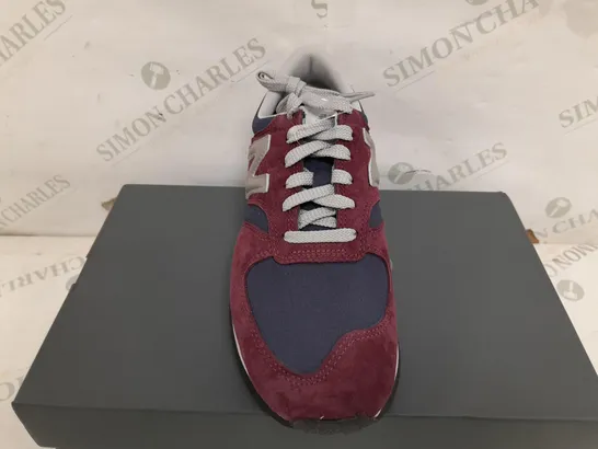 PAIR OF NEW BALANCE LACE UP TRAINERS IN MAROON/NAVY/GREY - UK 7