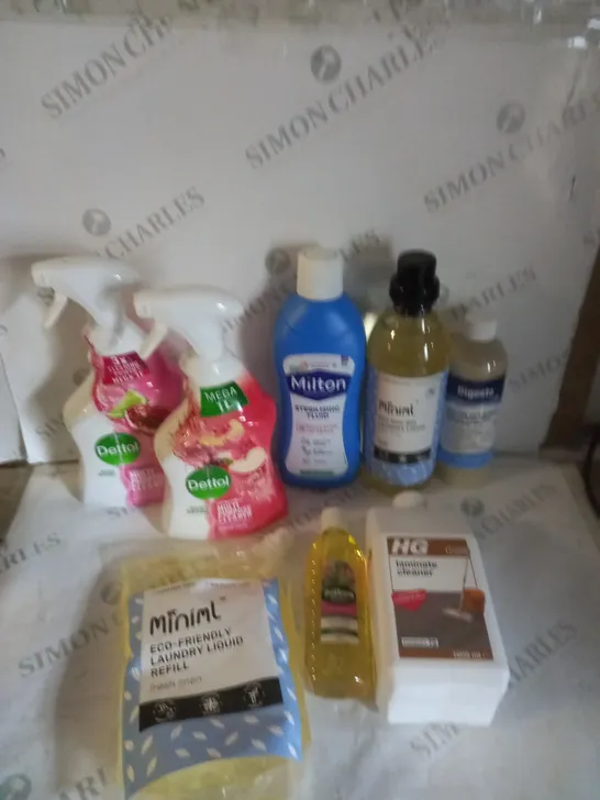 APPROXIMATELY 10 ASSORTED HOUSEHOLD CLEANING & UTILITY PRODUCTS TO INCLUDE MILTON STERILISING FLUID, DETTOL MULTI PURPOSE CLEANER, DIGESTA SINK CLEANER ETC 