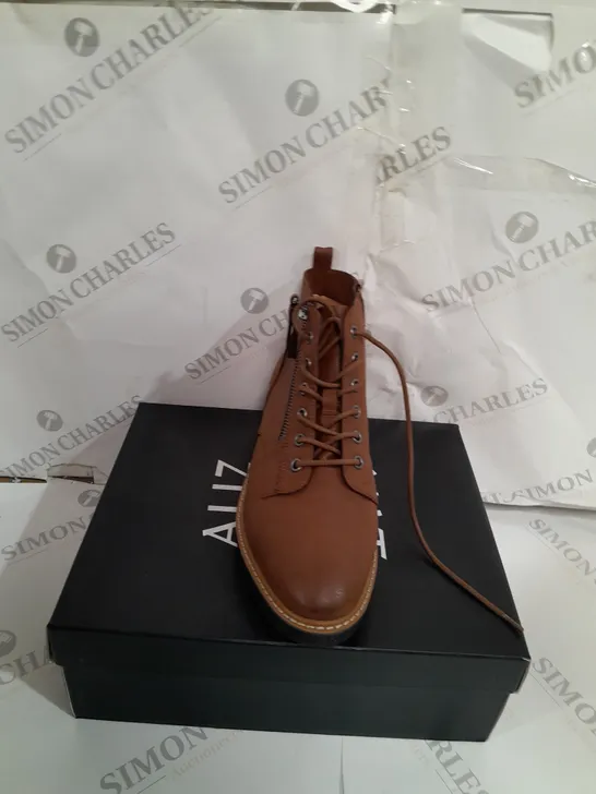 BOXED NATURALIZER BROWN LEATHER BOOTS SIZE 6