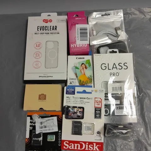 BOX OF APPROX 10 ELECTRICAL ITEMS AND ACCESORIES TO INCLUDE SANDISK 128GB MICROSD, DEFUNCGO HYBRID EARPHONES, EVOCLEAR PHONE PROTECTION FOR IPHONE 13 PRO ETC