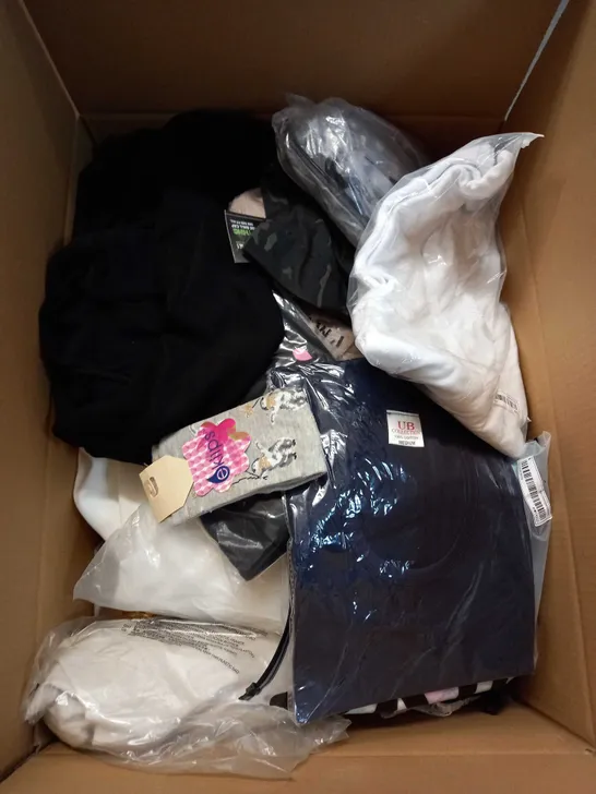 BOX OF APPROX 35 ASSORTED CLOTHING ITEMS TO INCLUDE - DRESSES, T-SHIRTS AND TROUSERS