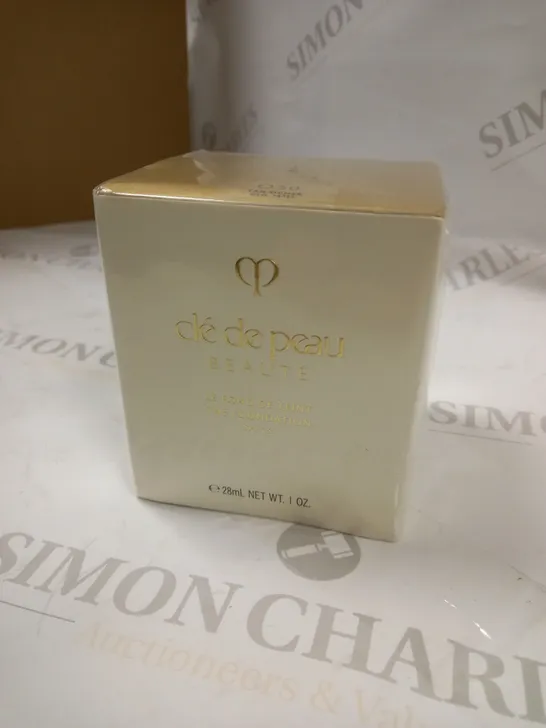 DE DE PEAU THE FOUNDATION 28ml SPF 25 O50 TAN OCHER GLO. 18725