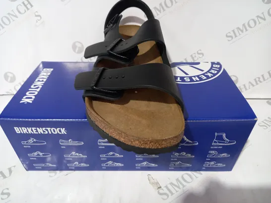 BOXED PAIR OF BIRKENSTOCK MILANO BS OPEN TOE SANDALS IN BLACK UK SIZE 7.5