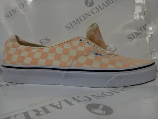 BOXED PAIR OF VANS CANVAS SHOES IN PEACH CHECKERBOARD COLOUR UK SIZE 10