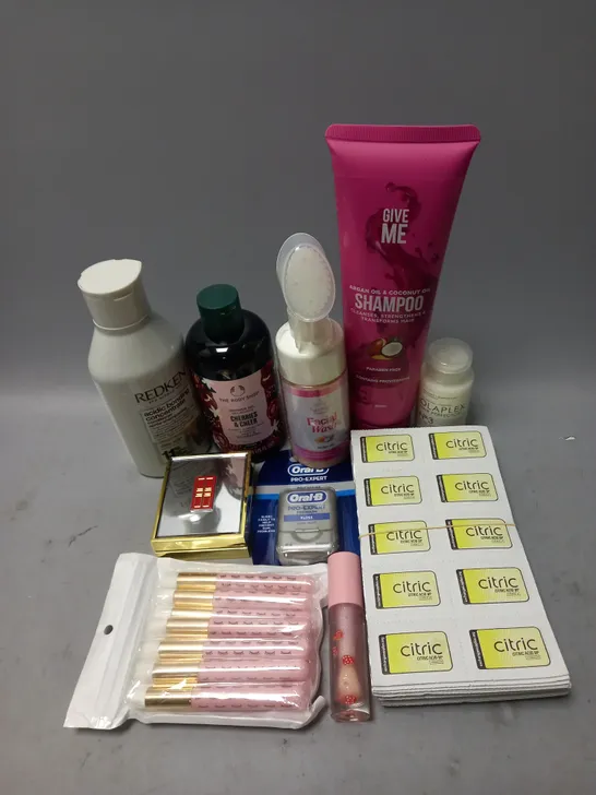 BOX OF APPROXIMATELY 20 COSMETIC ITEMS TO INCLUDE - OLAPLEX NO.3 HAIR PERFECTOR - REDKEN ACIDIC BONDINC CONCENTRATE CONDITIONING - THE BODY SHOP CHERRIES & CHEER SHOWER GEL - ETC 