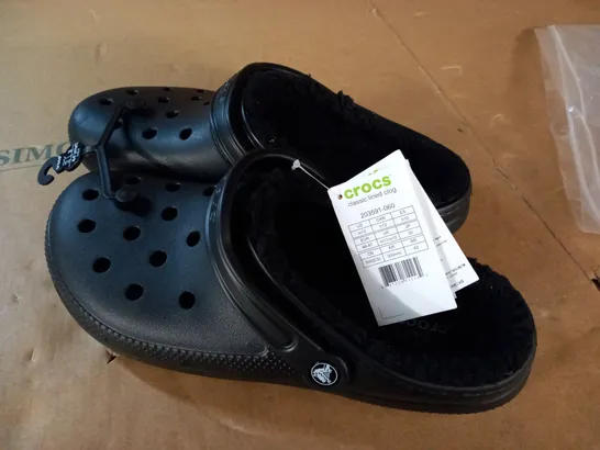 CROCS CLASSIC LINED CLOGS IN BLACK - UK M11/W12