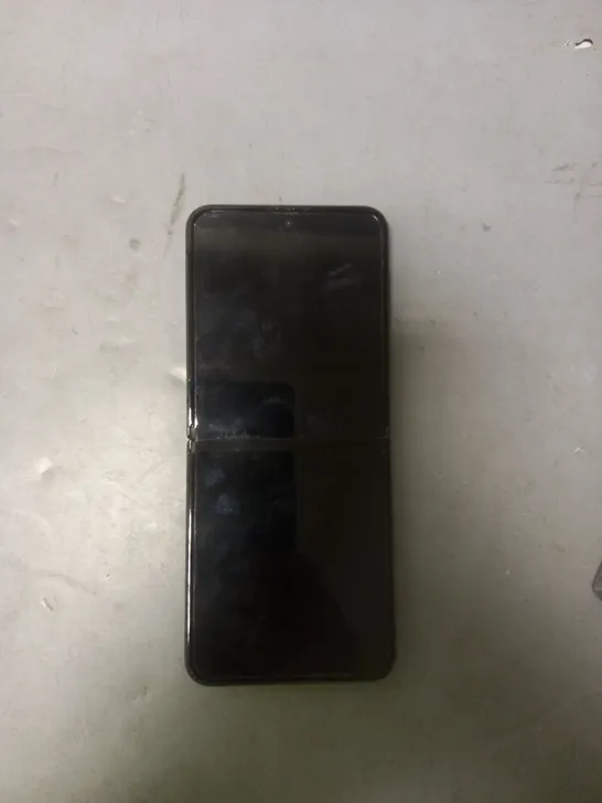 SAMSUNG GALAXY Z FLIP MOBILE PHONE - MODEL UNSPECIFIED.