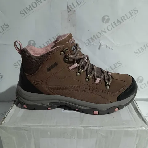 SKECHERS ALPH WATERPROOF TAN BOOTS - SIZE 6