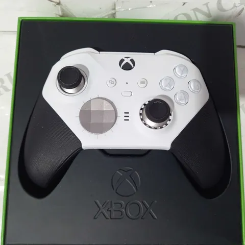 MICROSOFT XBOX ELITE SERIES 2 CONTROLLER IN WHITE/BLACK