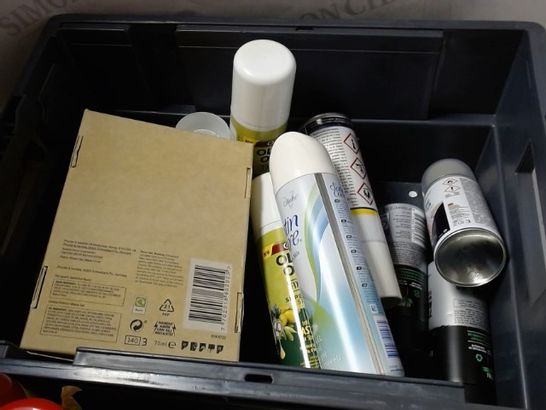 LOT OF ASSORTED ITEMS TO INCLUDE; SPRAY STARCH, OLIVE OIL, LYNX, JUNGLE FORMULA ETC 