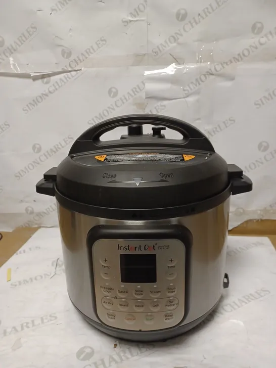 INSTANT POT DUO CRISP AIR FRYER MULTICOOKER