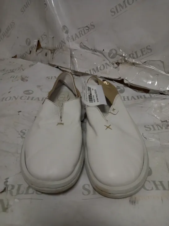 AD MILLIE LEATHER WHITE PAIR OF SHOES SIZE 5