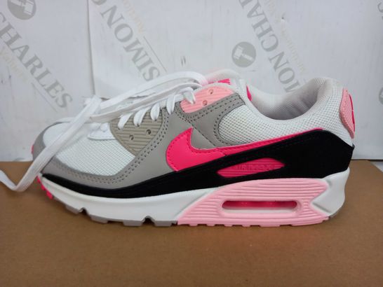 BOXED PAIR OF NIKE AIR MAX TRAINERS (WHITE/GREY/PINK), SIZE 5 UK