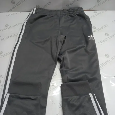 ADIDAS GREY TRACK RUNNING PANTS - M