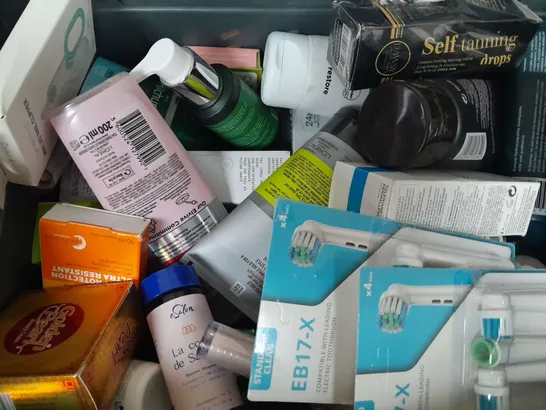 BOX OF APPROX 18 ASSORTED HEALTH AND BEAUTY ITEMS TO INCLUDE - AESPO SHAMPOO , OLAY DAY LOTION , NO 7 SEREM ETC