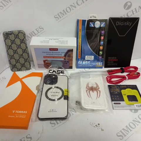 APPROXIMATELY 30 ASSORTED SMARTPHONE & TABLET ACCESSORIES TO INCLUDE CASES, CHARGING CABLES, USB PLUGS ETC