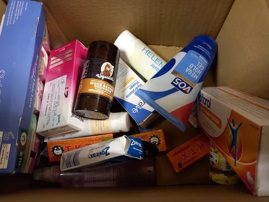 BOX OF APPROXIMATELY 20 ASSORTED COSMETICS TO INCLUDE VO5 GEL, JOULES HAND CREAM, VOLTAROL PAIN RELEIF ETC