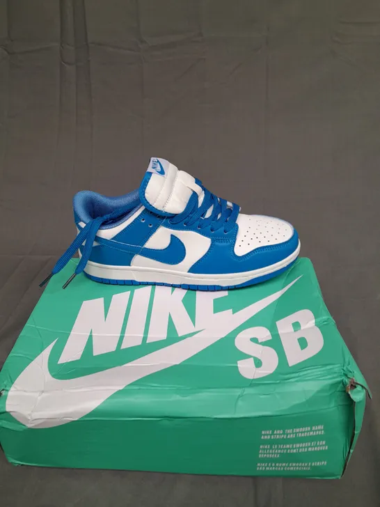 BOXED PAIR OF NIKE DUNKS LOW IN BLUE SIZE UK 5.5