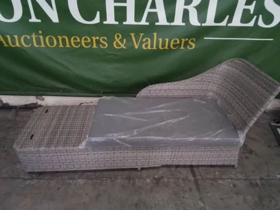 GARDEN OUTDOOR CHAISE LOUNGE WITH CUSHIONS 