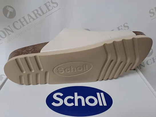 BOXED SCHOLL SANDLES IN CREAM SIZE 7  