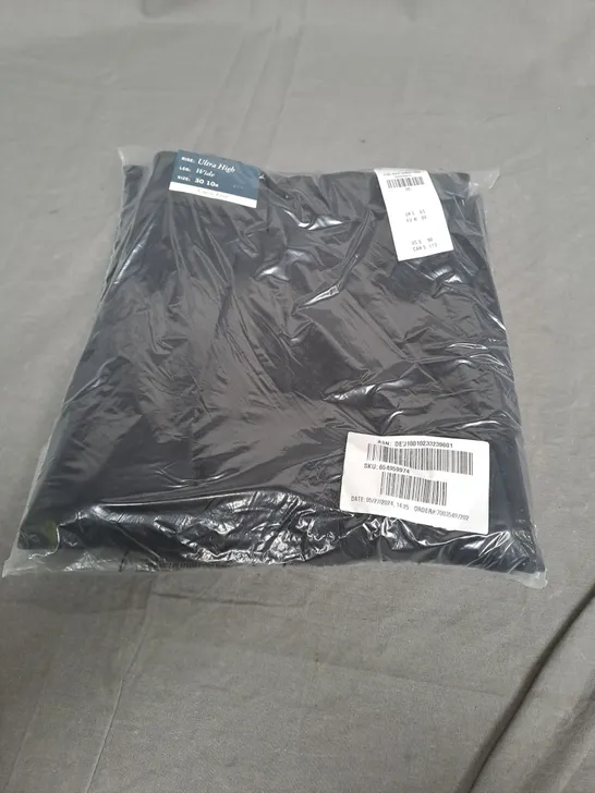 SEALED ABERCROMBIE & FITCH ULTRA HIGH WIDE BLACK TROUSERS - SIZE 30