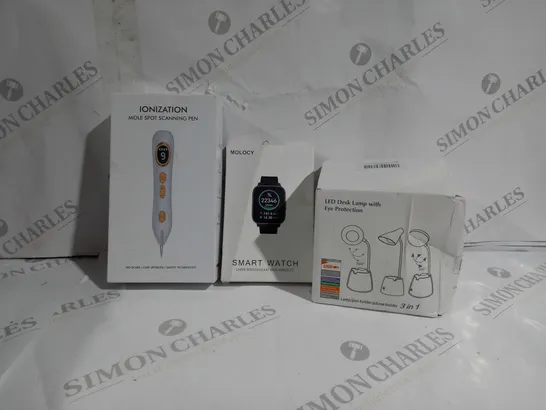 APPROXIMATELY 20 ASSORTED ITEMS TO INCLUDE MOLOCY SMARTWATCH, MOLE SPOT SCANNING PEN, DESK LAMP ETC. 