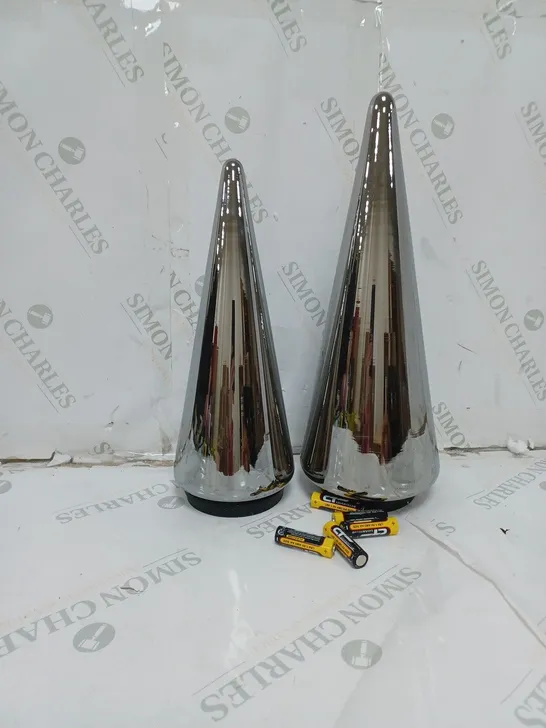 BOXED KELLY HOPPEN SET OF 2 INDOOR/OUTDOOR PRELIT GLASS DECOR - REFLECTIVE CONES