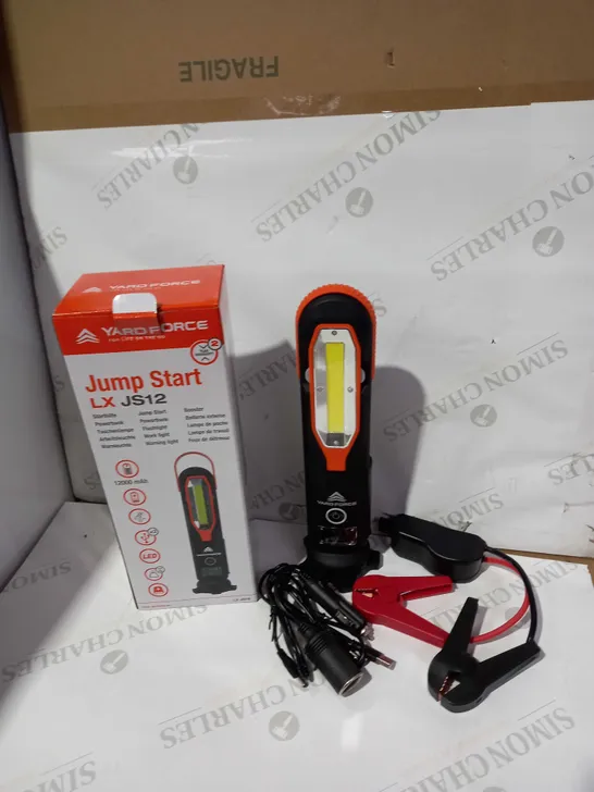 YARD FORCE 12V MULTI FUNCTION TORCH & JUMP STARTER