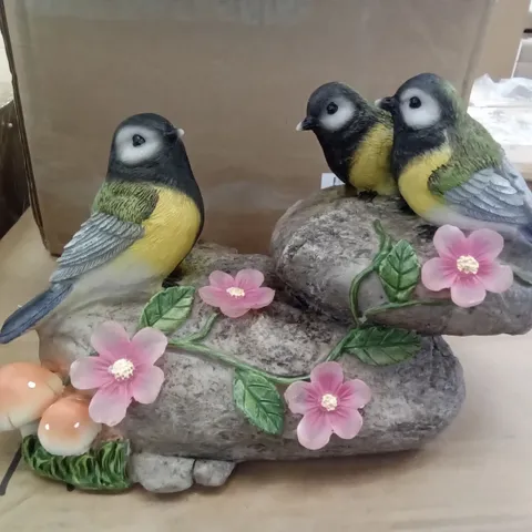 BOXED 3 BIRDS FIGURE WITH SOLAR LIGHT 