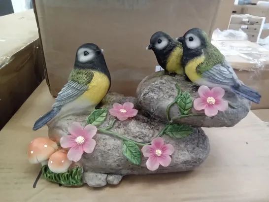 BOXED 3 BIRDS FIGURE WITH SOLAR LIGHT 