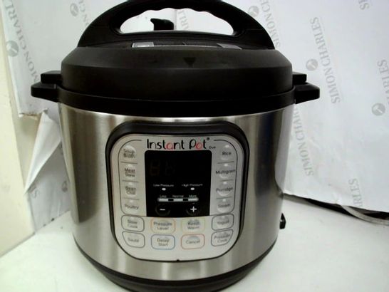 INSTANT POT DUO 7 IN 1 PRESSURE COOKER 