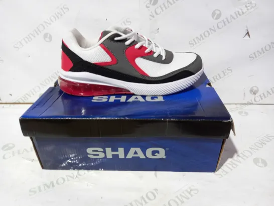 BOXED PAIR OF SHAQ ARMSTRONG SHOES IN WHITE/GREY/RED UK SIZE 8